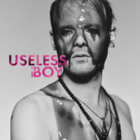 JE T'AIME "Useless Boy"